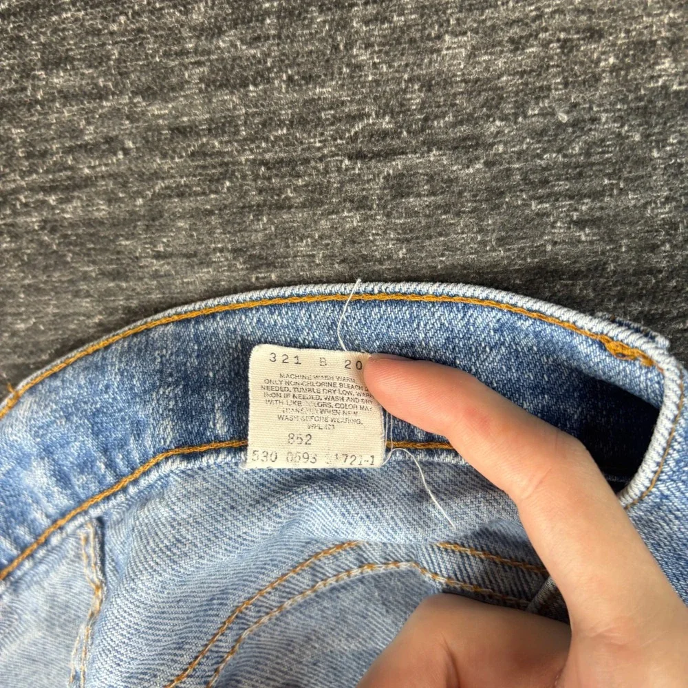 Vintage Levis Flex Jeans Mens 34x30 Light Wash Straight Leg Made in USA Casual